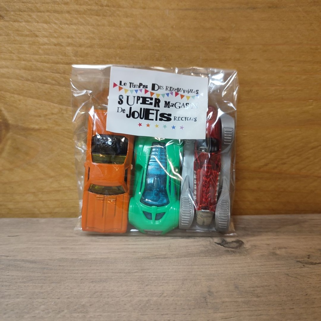 Boite de 3 voitures hotwheels/ Majorette